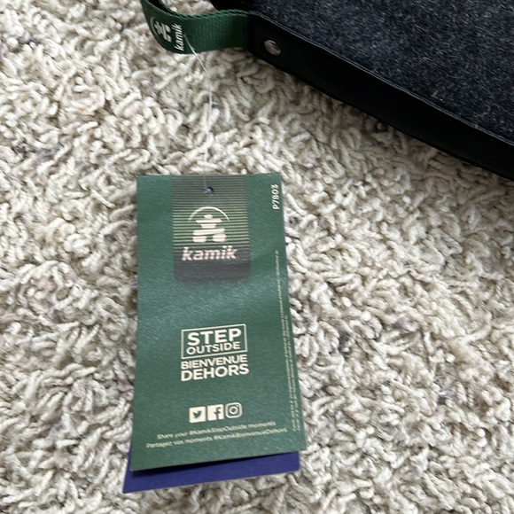 Kamik Abigail black size 7, NIB - Picture 2 of 10